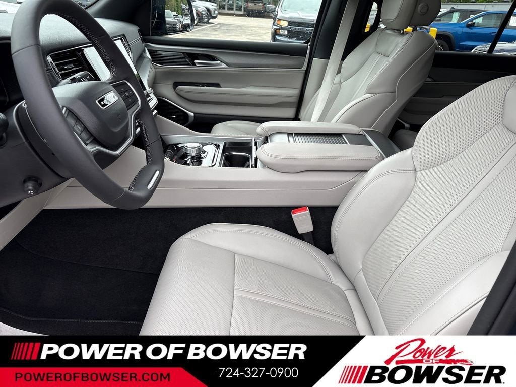2025 Jeep Wagoneer BASE