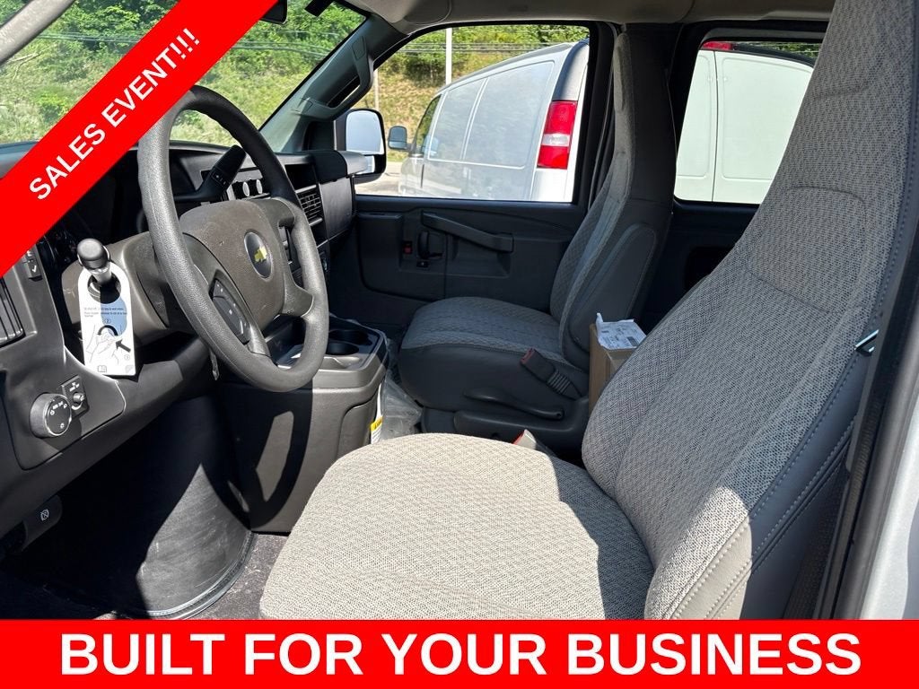 2026 Chevrolet Express Passenger 1LT