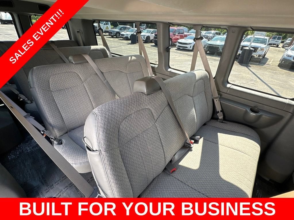 2026 Chevrolet Express Passenger 1LT