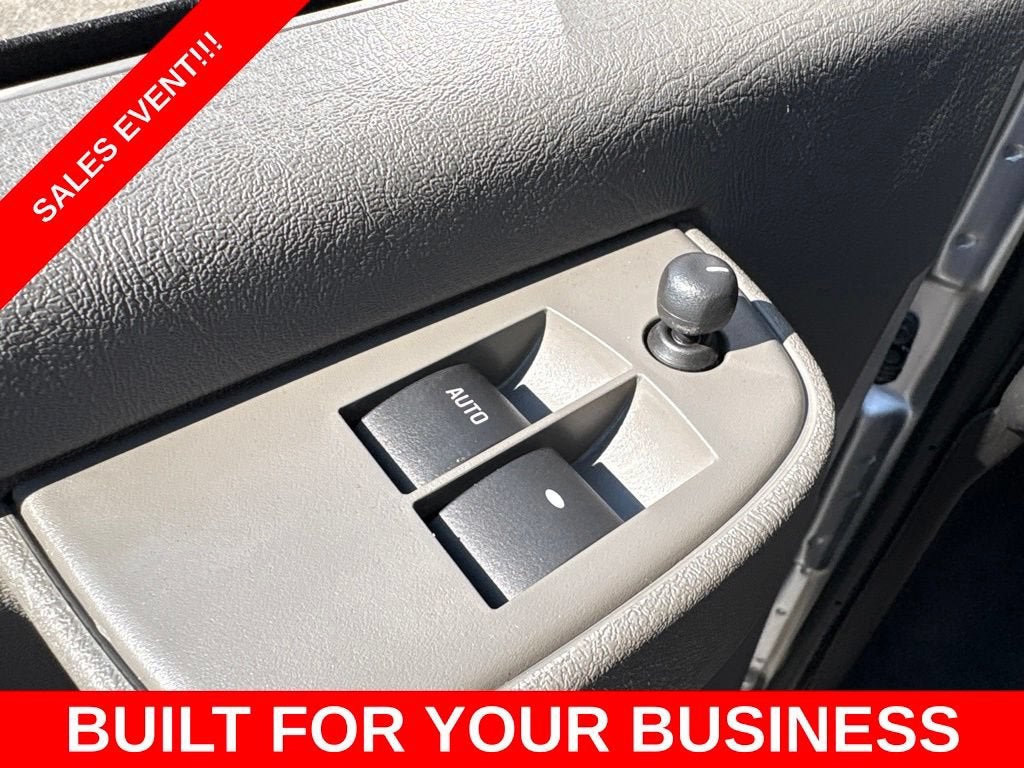 2026 Chevrolet Express Passenger 1LT