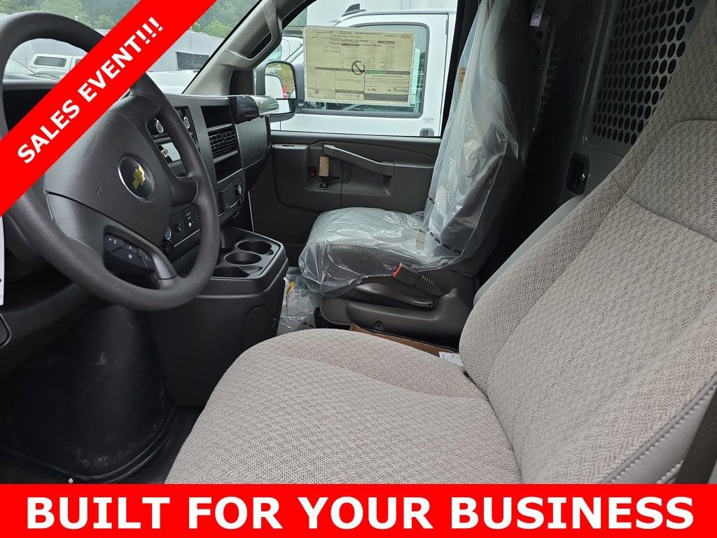 2025 Chevrolet Express Cargo 2500 WT