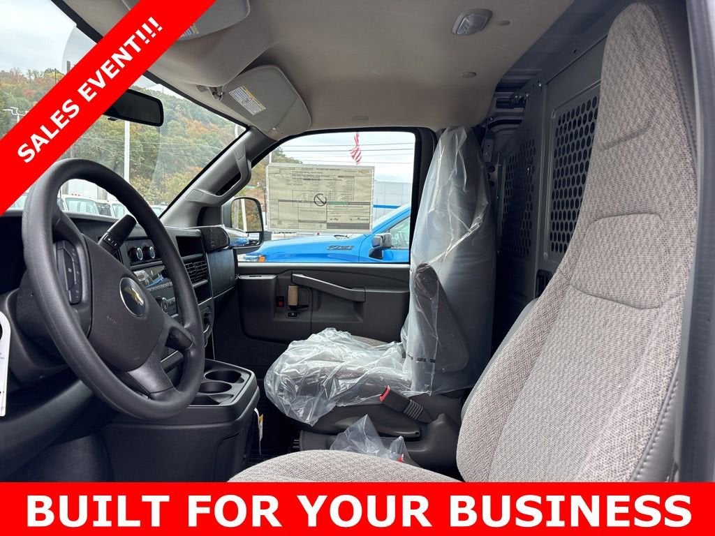 2025 Chevrolet Express Cargo 2500 WT