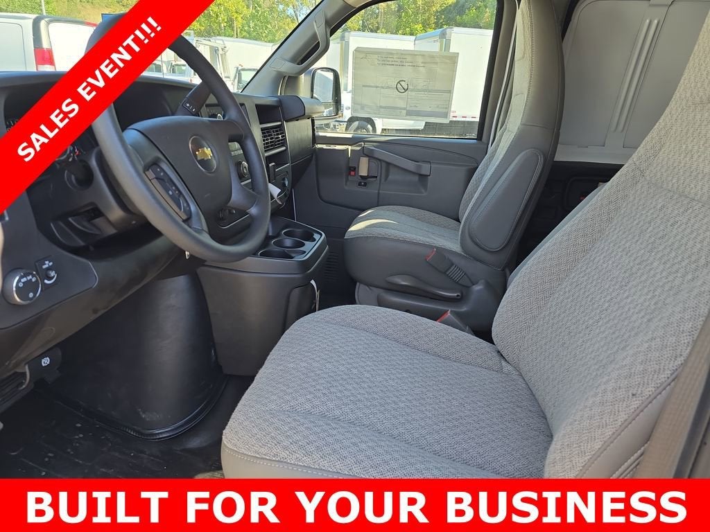 2025 Chevrolet Express Cargo 2500 WT