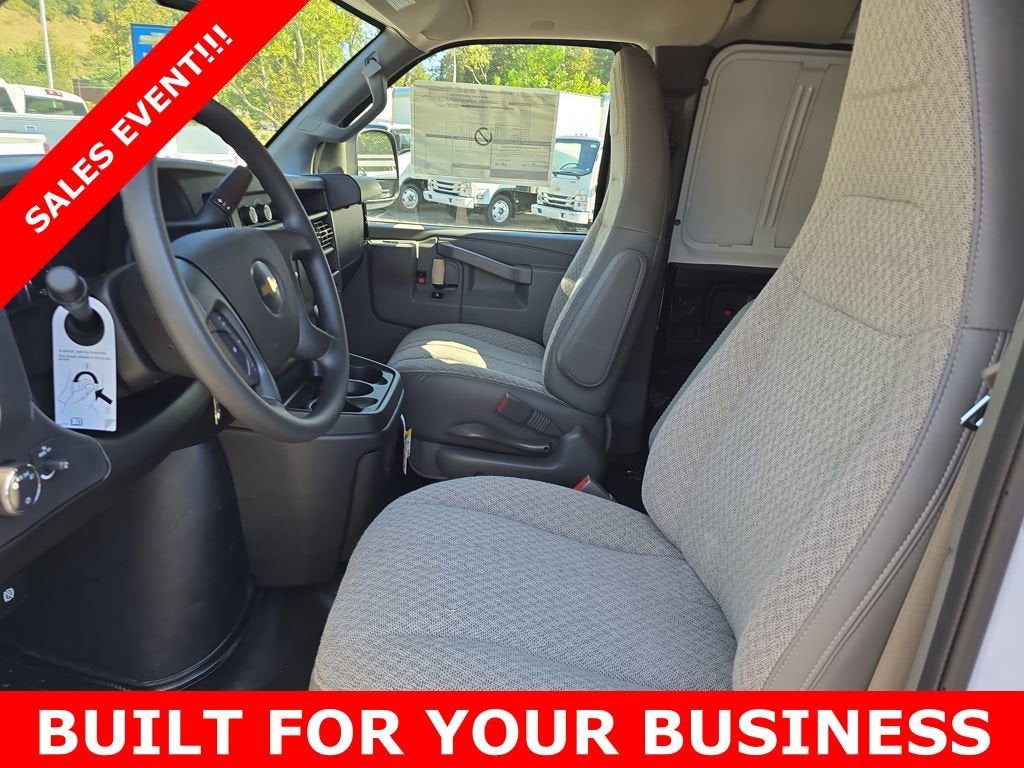 2025 Chevrolet Express Cargo 2500 WT