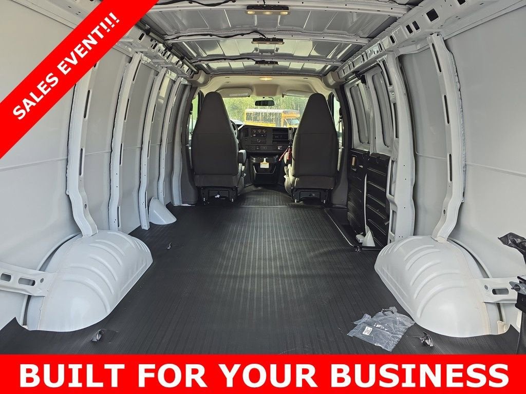 2025 Chevrolet Express Cargo 2500 WT