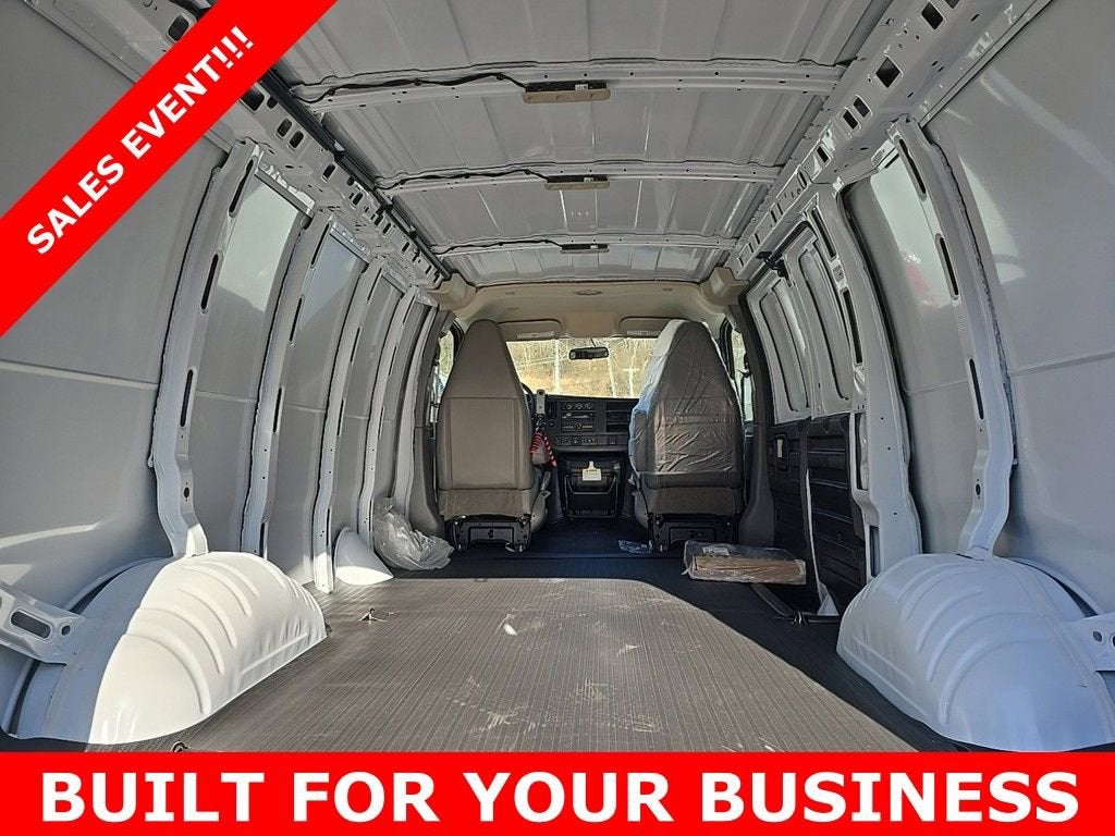 2025 Chevrolet Express Cargo 2500 WT