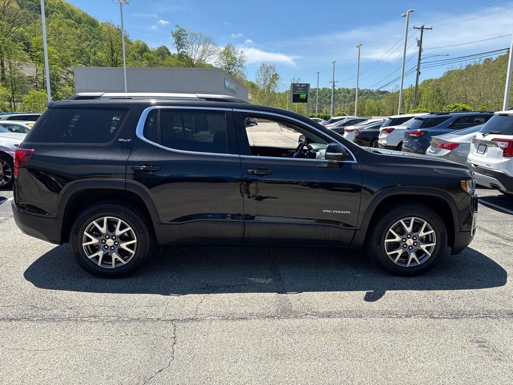 2023 GMC Acadia SLT