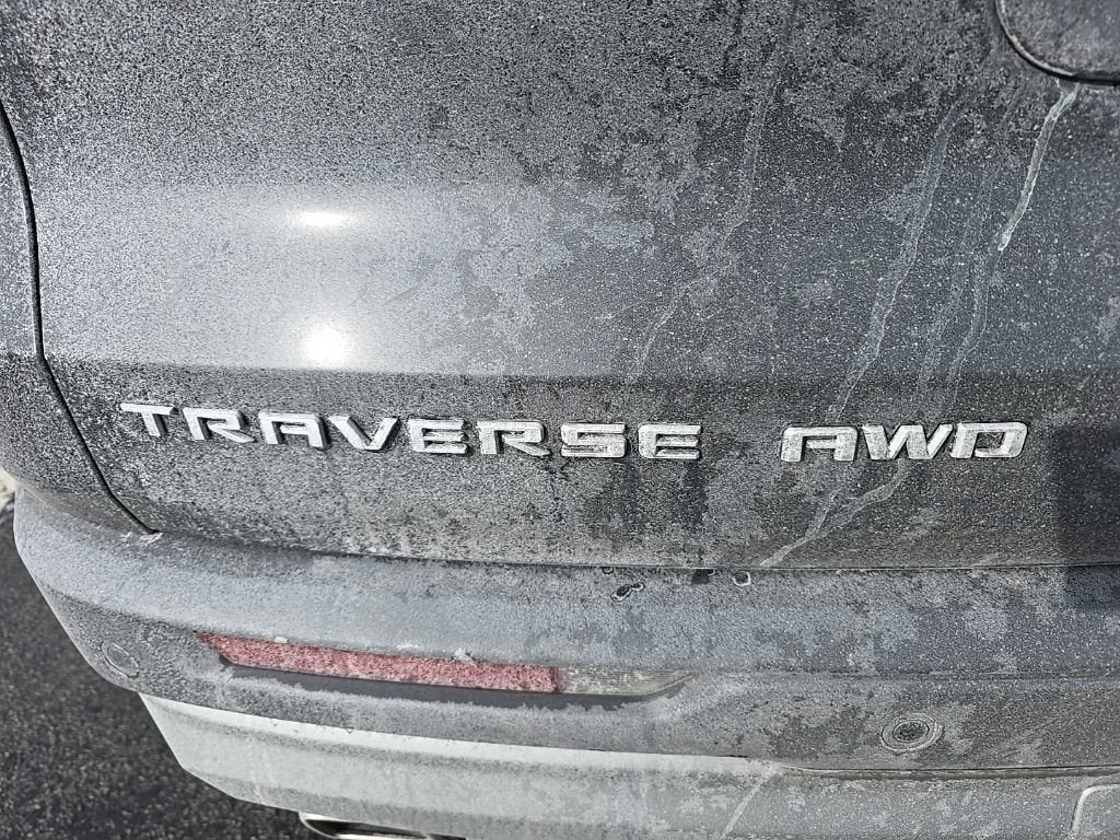 2025 Chevrolet Traverse LT