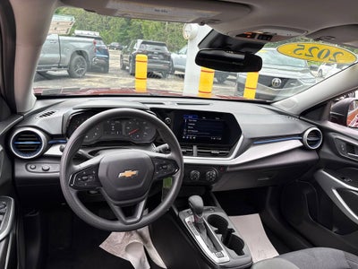 2025 Chevrolet Trax LS