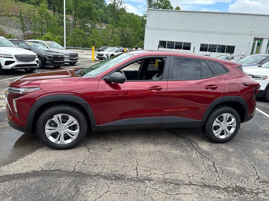 2025 Chevrolet Trax LS
