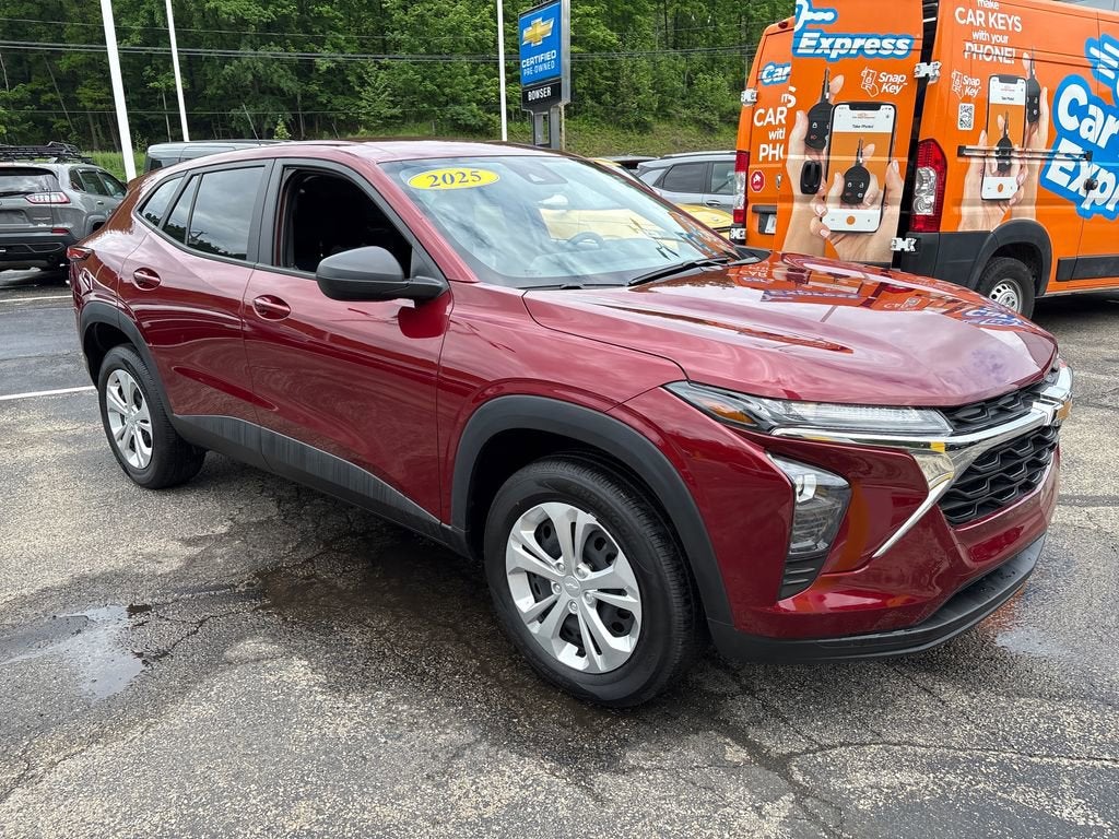 2025 Chevrolet Trax LS