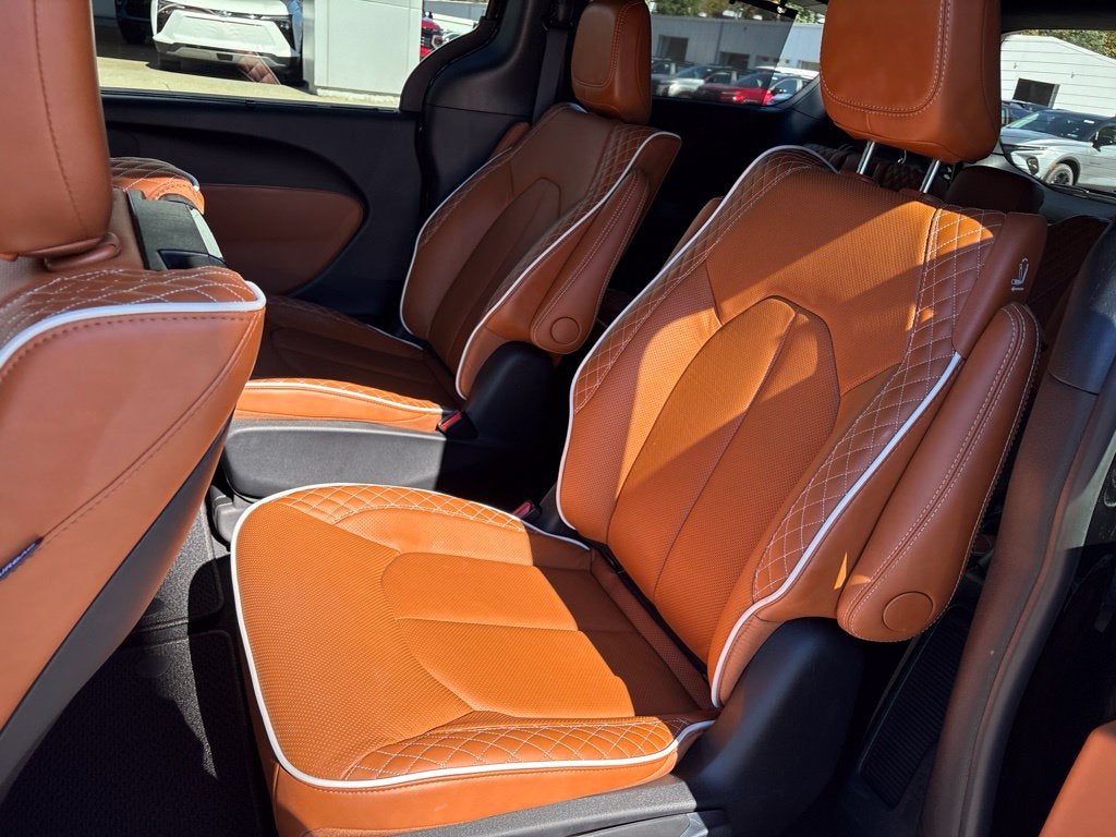 2025 Chrysler Pacifica Pinnacle