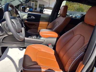 2025 Chrysler Pacifica Pinnacle