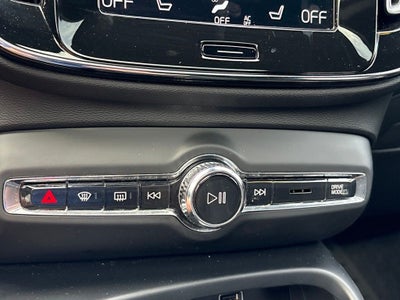 2021 Volvo XC40 R-Design