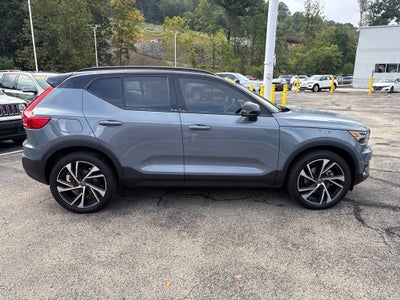 2021 Volvo XC40 R-Design