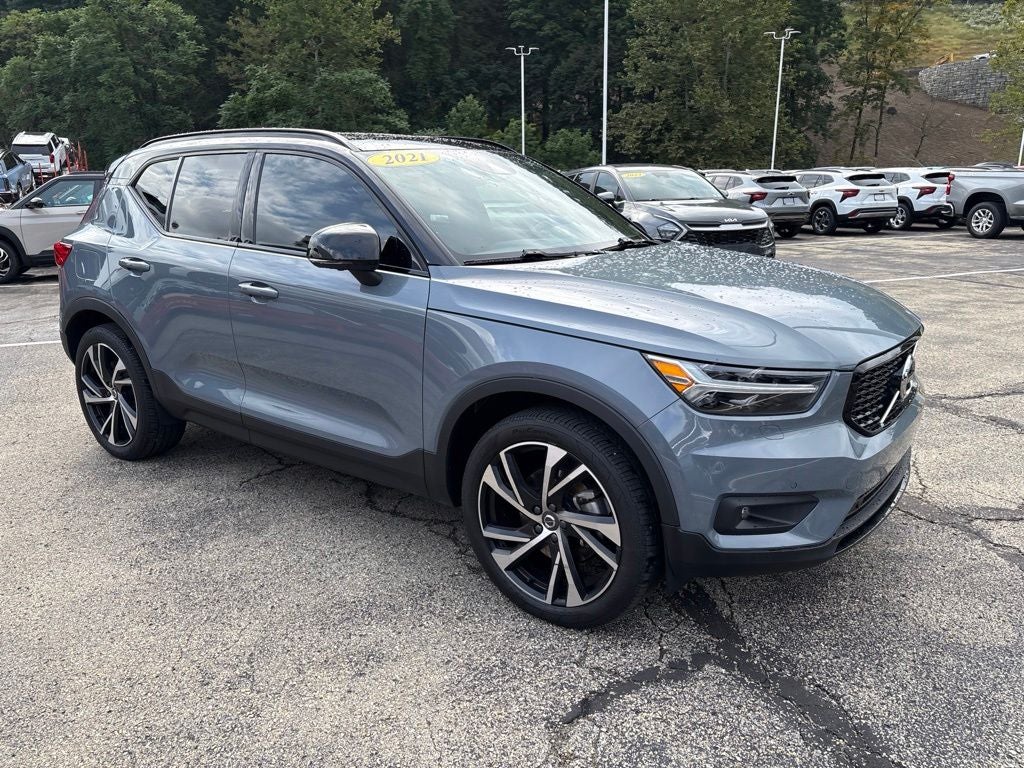 2021 Volvo XC40 R-Design